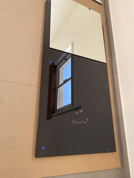 Vidro temperado Lacado a preto c/aresta polida