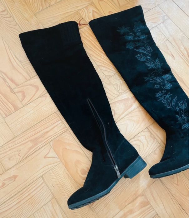 Botas acima do joelho pretas 36