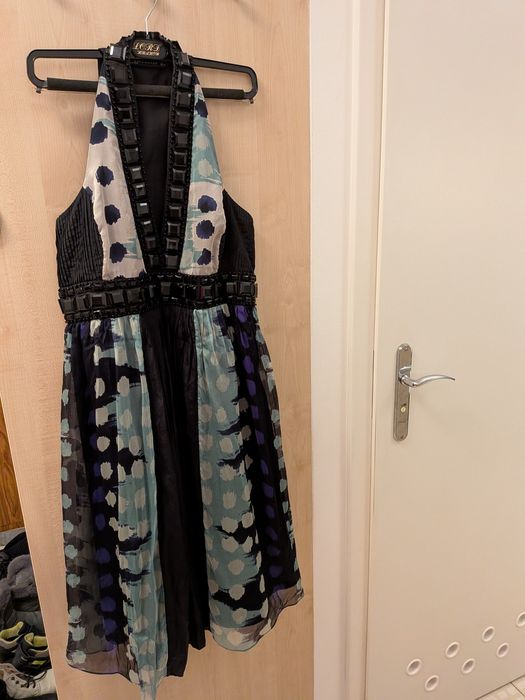 Sukienka, L, Zara, zwiewna, czarna, sylwester