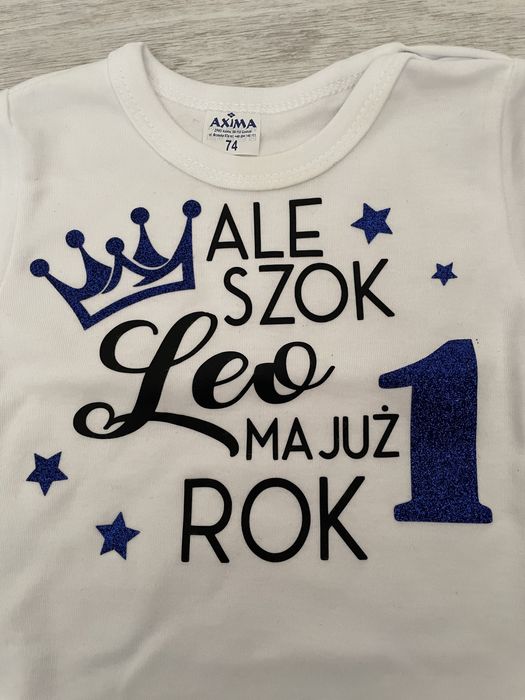 Body Axima z krótkim brokatowym napisem Ale szok Leo ma już rok Ax