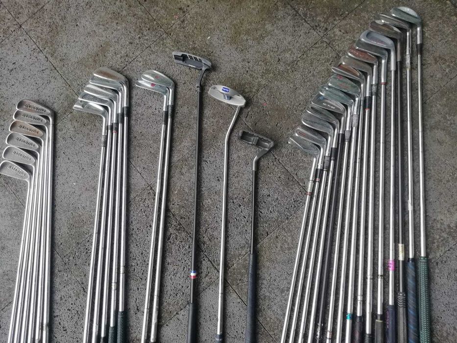 Vários Tacos de Golfe