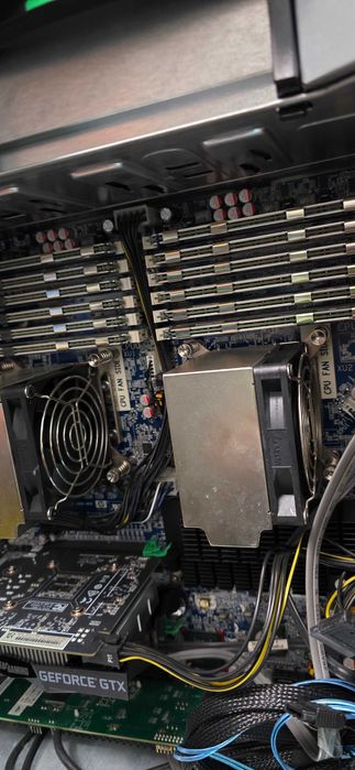 HP Z800 • 12‑Core • 384GB RAM • xfx r9 280X • SSD + 3 HDD • SATA3 + SAS2