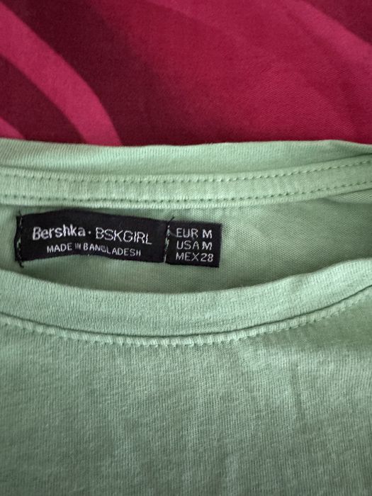Crop top w kolorze zielonym