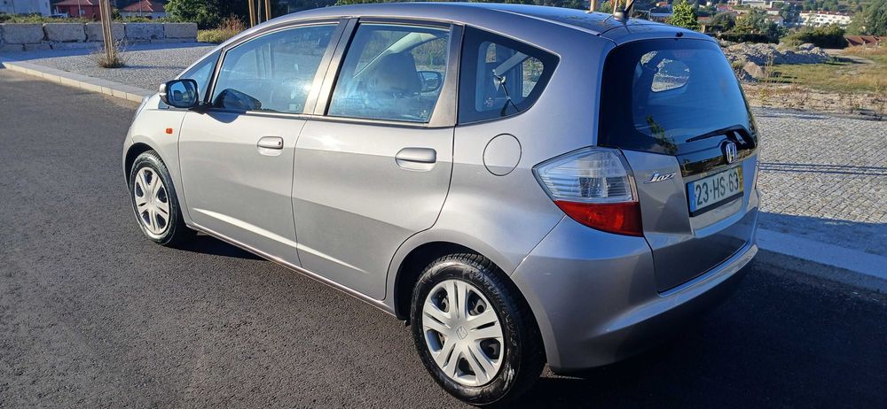 Honda Jazz - Excelente estado (carro de Garagem) 94 mil km — photo 4