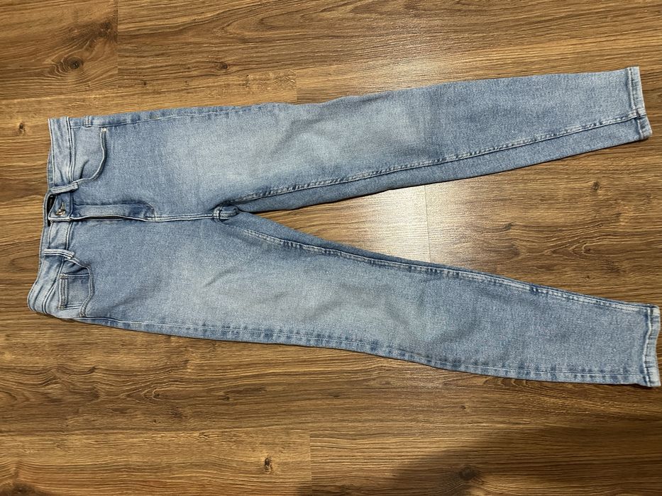 Джинси скіні від Cropp