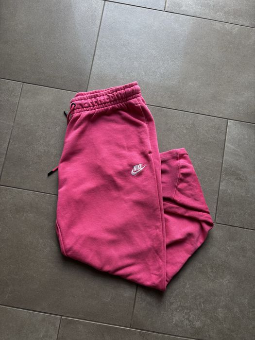 Różowe dresy Nike bawełniane