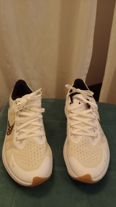 Ténis Nike senhora n° 38,5 usados 2 vezes. 35 euros.