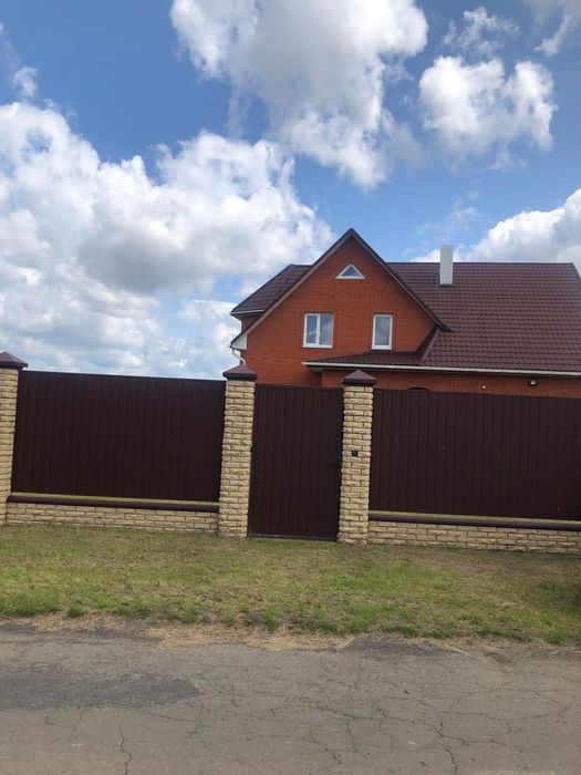 Продам будинок в с Підгайці площею 217 м2