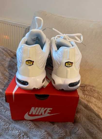 Nike_Air_Max_TN_Plus_White_R.37.5