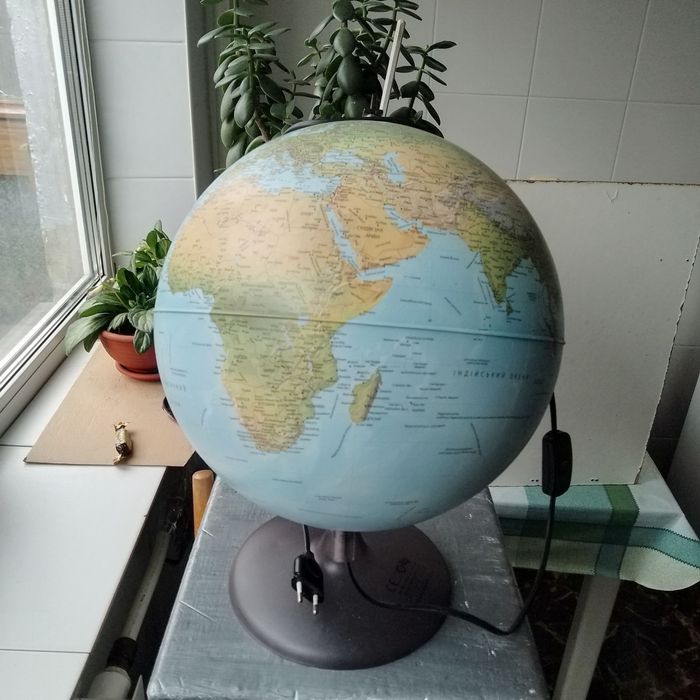 Глобус-нічник пластиковий ( Італія)
