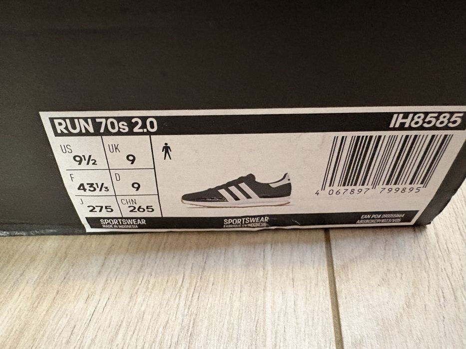 Кросівки Adidas (оригінал), стан чудовий