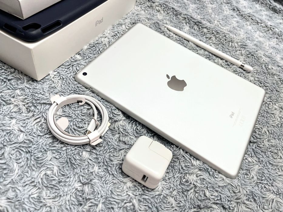 IPad 9 (64 gb) wi-fi, комплект + подарки! А2602