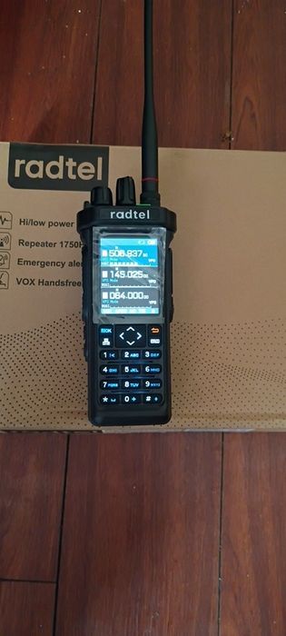 Radiotelefon Radtel RT-950 Pro z GPS/APRS i analizatorem widma. Nowy