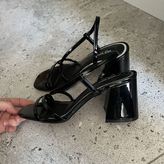 Nowe buty sandalki lakierowane na slupku Nine West