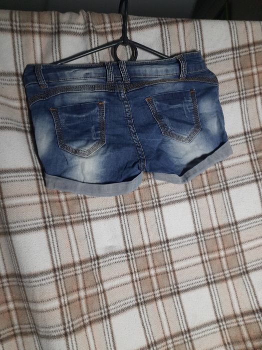 Продам джинсові шорти