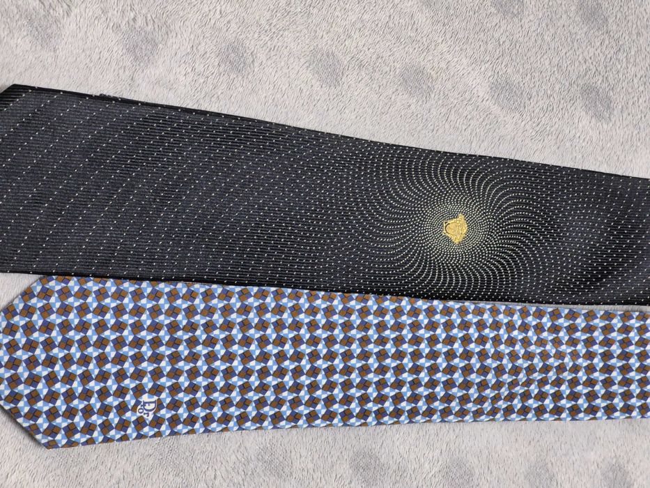 Краватка,доповнення елегантного стилю.Бренд.