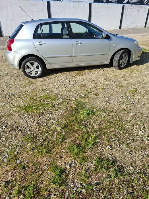 Vendo toyota corola 1400vvti  a gasolina