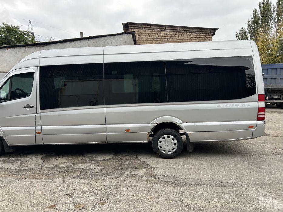 Продам Мерседес Спринтер 516 2.7 мотор