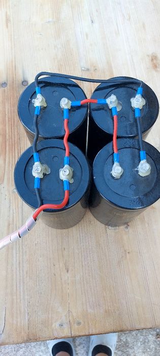 Capacitores  eletrolíticos