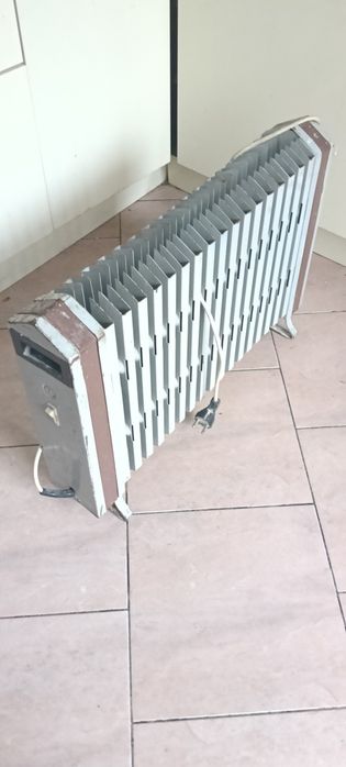 Обігрівач електричний 1кВт батарея радіатор.