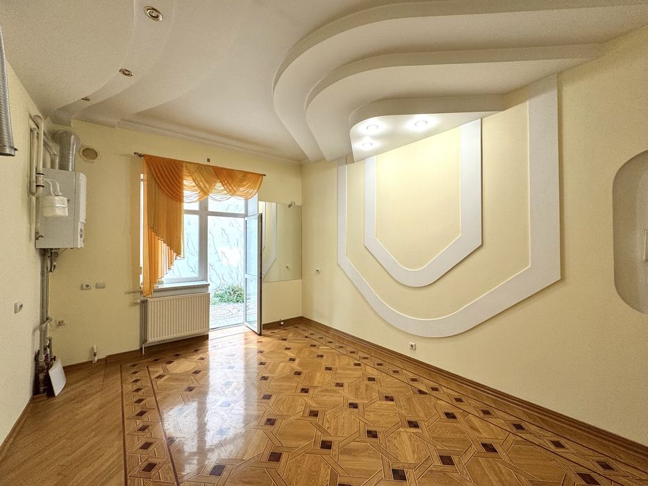 Продажа части дома в центре со своим фасадным входом