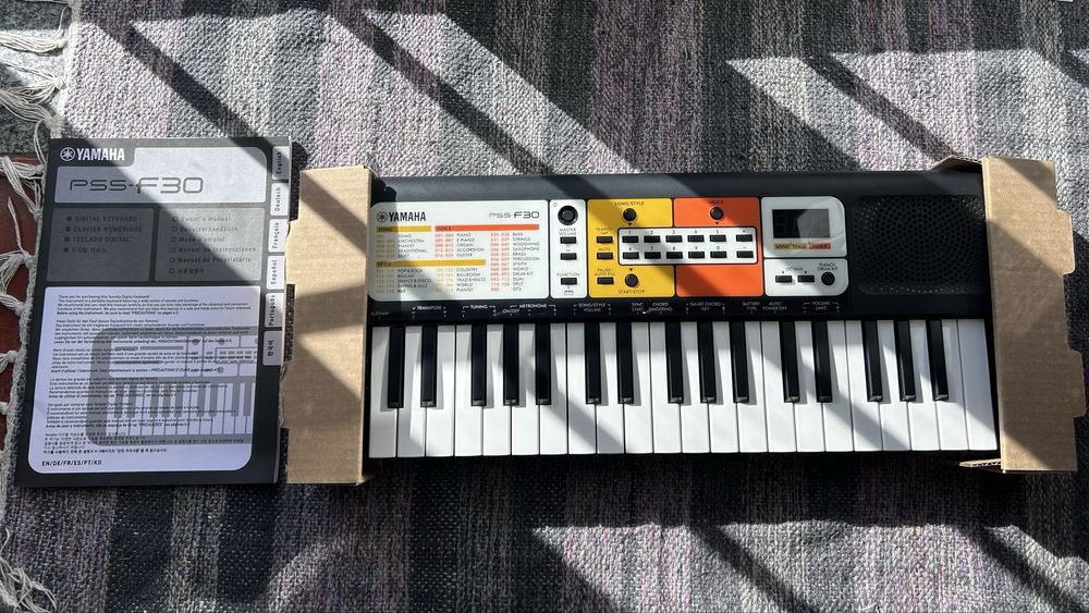 Teclado digital YAMAHA PSS-F30