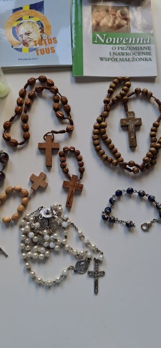 Dewocjonalia - modlitewniki, różańce, bransoleta