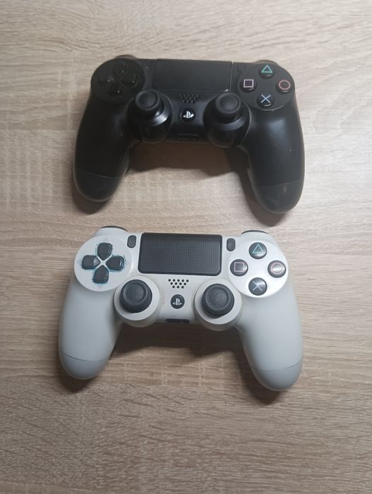 PlayStation Ps4 slim + 8 jogos + 1 comando