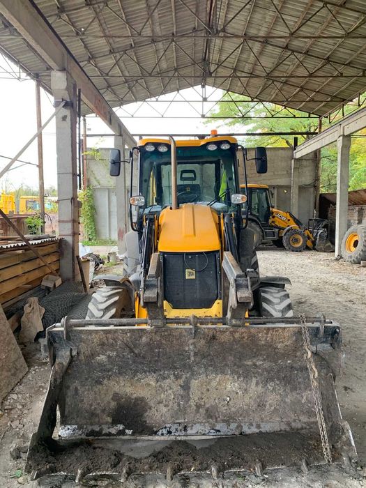 Послуги оренди спецтехніки екскаватора-навантажувача JCB 3cx БУСЬК