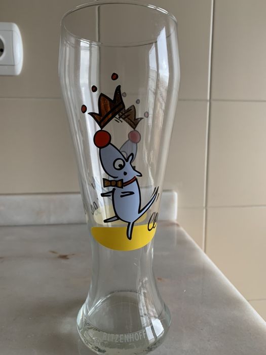 Copo de Cerveja Pintado a Mão pelo designer  Julien chung