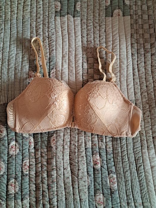 Бюстгалтер застібка спереді 85 С