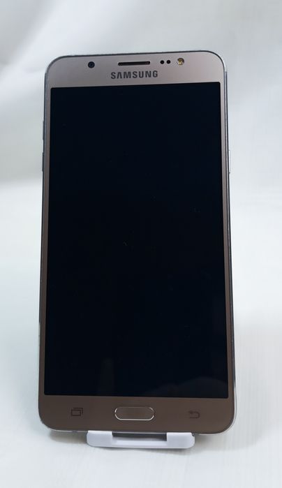 Продам Samsung j7(2016)