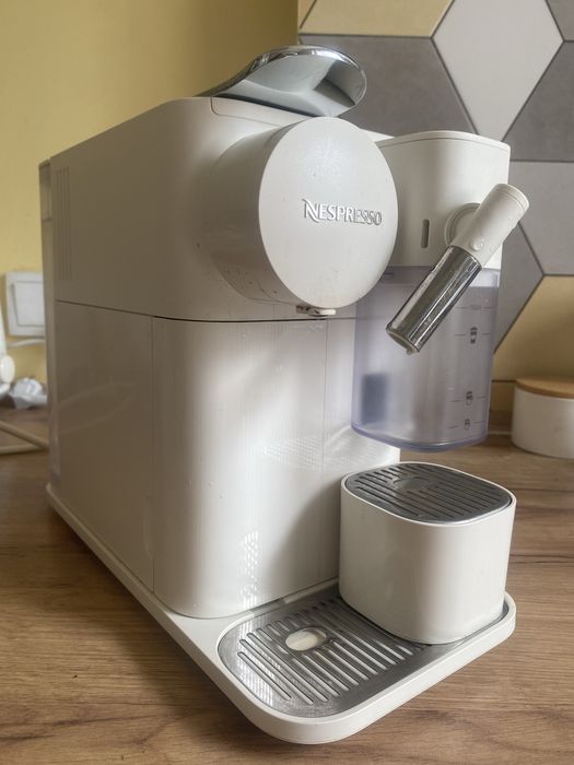 Ekspres do kawy Nespresso plus gratis
