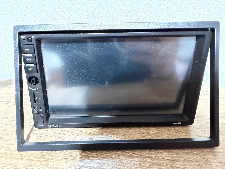 Radio dois din como novo apenas falta o botão do som