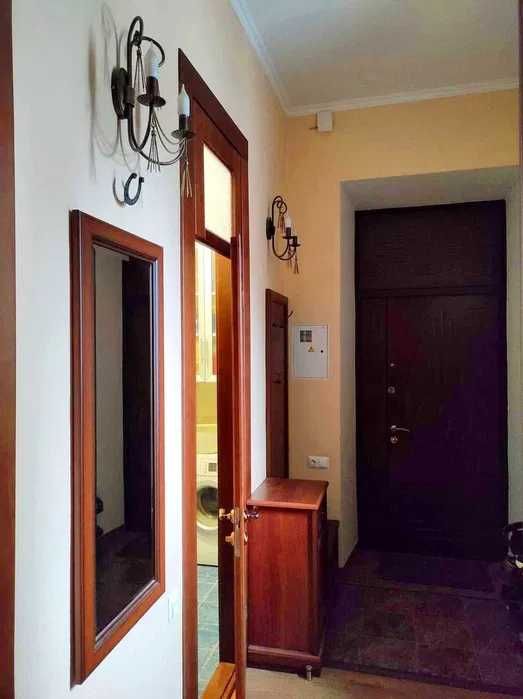 3к квартира ЦЕНТР Поділ Поштова площа Стелі 3.6м