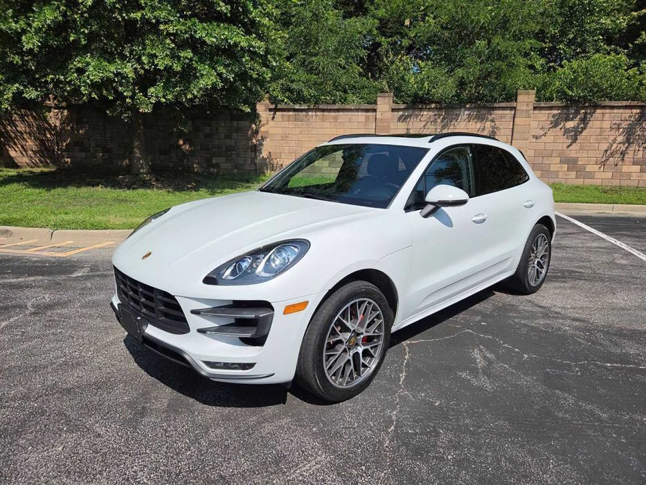 Porsche Macan Turbo      2017