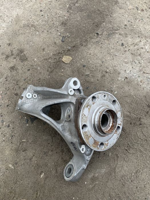 Zwrotnica prawa VW Golf VIII