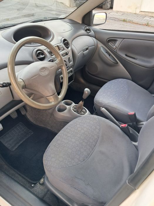 Toyota Yaris 1.0 gasolina 2001