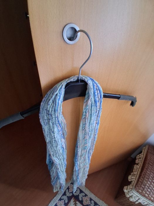 Três echarpes impecáveis