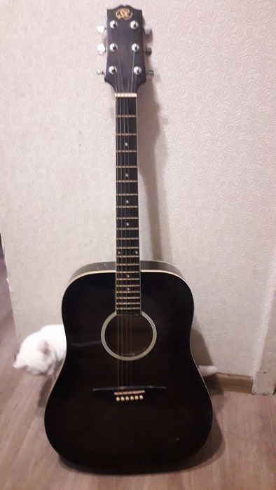 Гитара акустическая