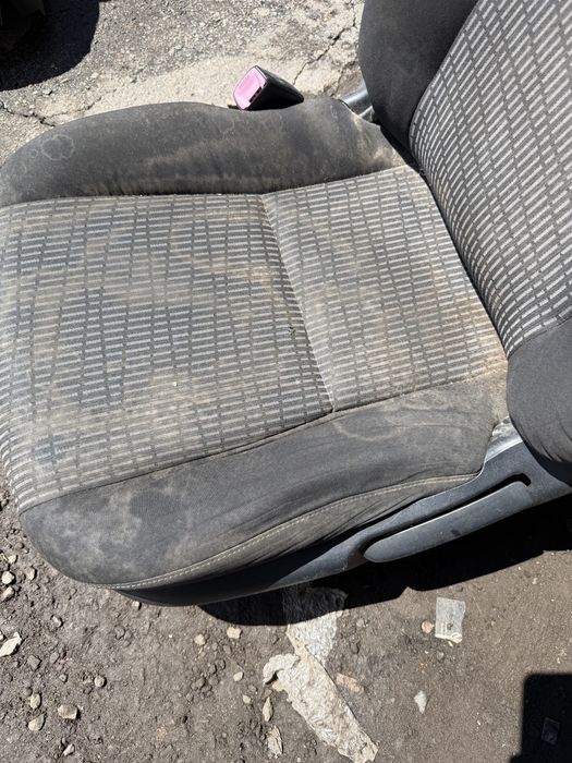 Водительская сидушка Toyota Avensis T27 Сидение водителя