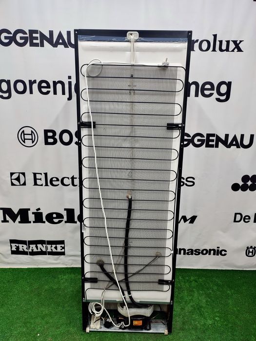 Високий двокамерний холодильник Electrolux NoFrost A+++ темний графіт