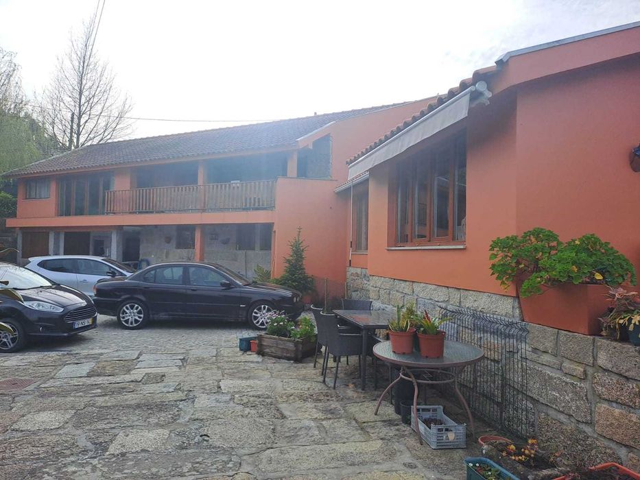 Quinta com 9.000m  no alto do Mozinho em Penafiel