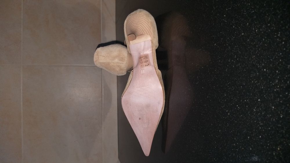 Sapatos novos de senhora n° 39