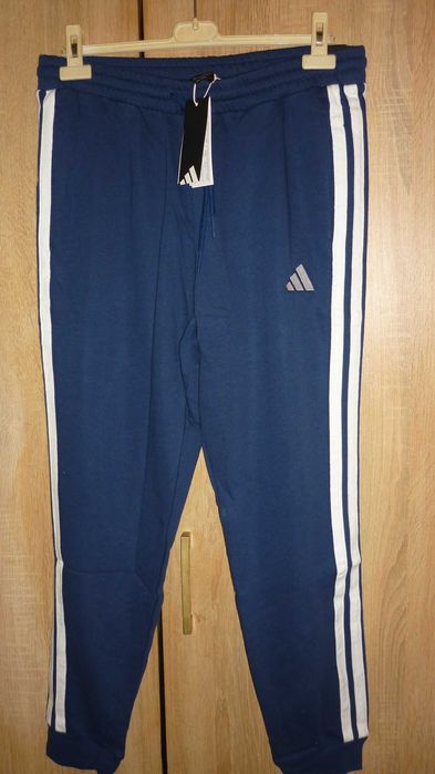 Adidas- męskie spodnie dresowe  r; L  nowe