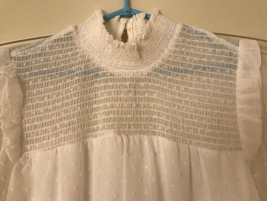 Bluzka ze stójką. Rozmiar 38.