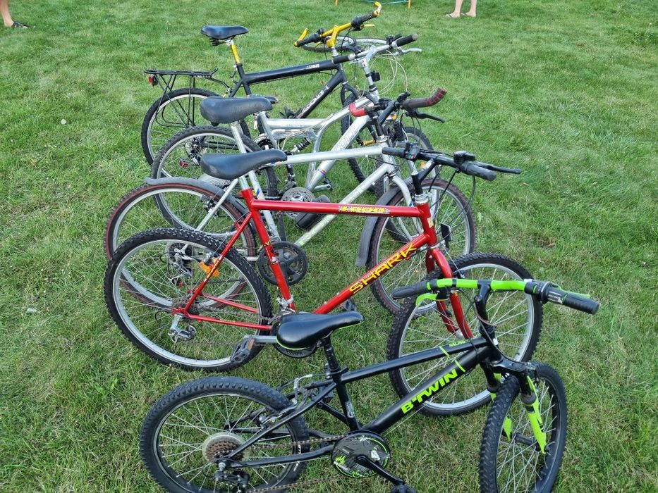 Zestaw pięciu rowerów