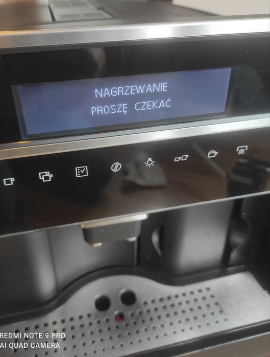 Ekspres pod zabudowę AEG