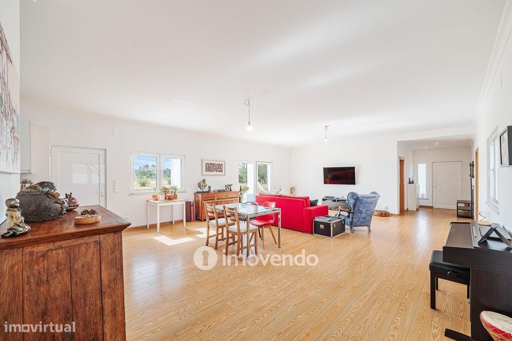 Moradia T4 incrível, com terreno de 4.200m², no Rebocho, Coruche