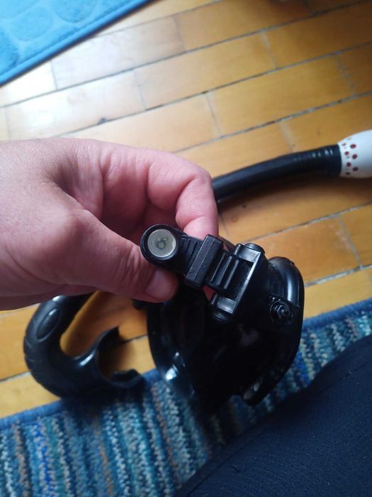 Ліхтар для дайвингу та полювання на маску